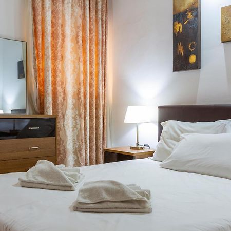 Seafront - Top Location, Top Floor With Wifi & Ac By 360 Estates Valletta Kültér fotó