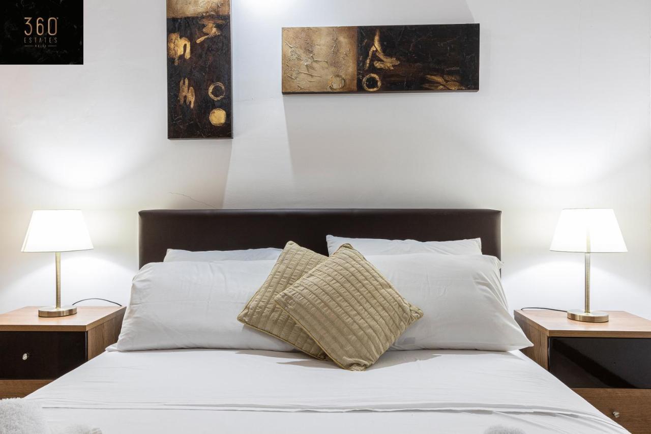 Seafront - Top Location, Top Floor With Wifi & Ac By 360 Estates Valletta Kültér fotó
