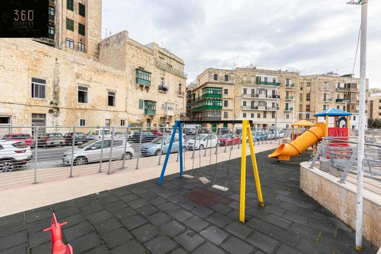 Seafront - Top Location, Top Floor With Wifi & Ac By 360 Estates Valletta Kültér fotó