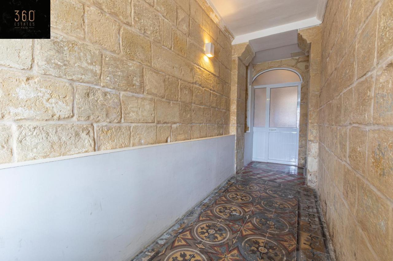 Seafront - Top Location, Top Floor With Wifi & Ac By 360 Estates Valletta Kültér fotó