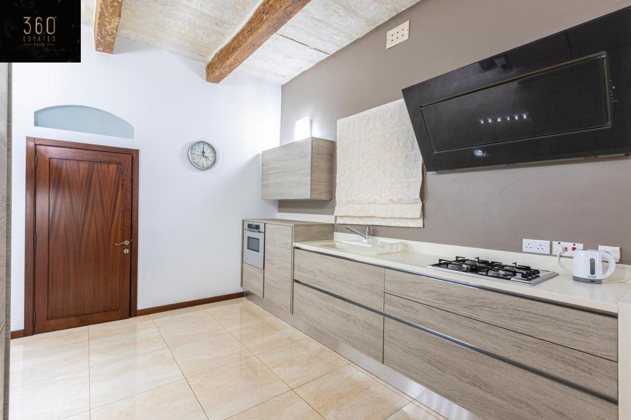 Seafront - Top Location, Top Floor With Wifi & Ac By 360 Estates Valletta Kültér fotó