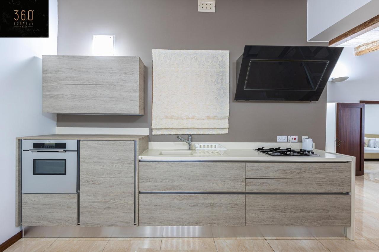 Seafront - Top Location, Top Floor With Wifi & Ac By 360 Estates Valletta Kültér fotó