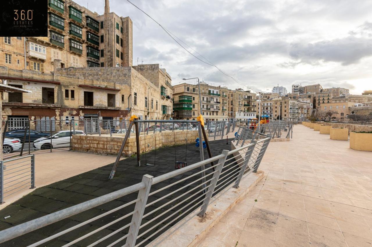 Seafront - Top Location, Top Floor With Wifi & Ac By 360 Estates Valletta Kültér fotó