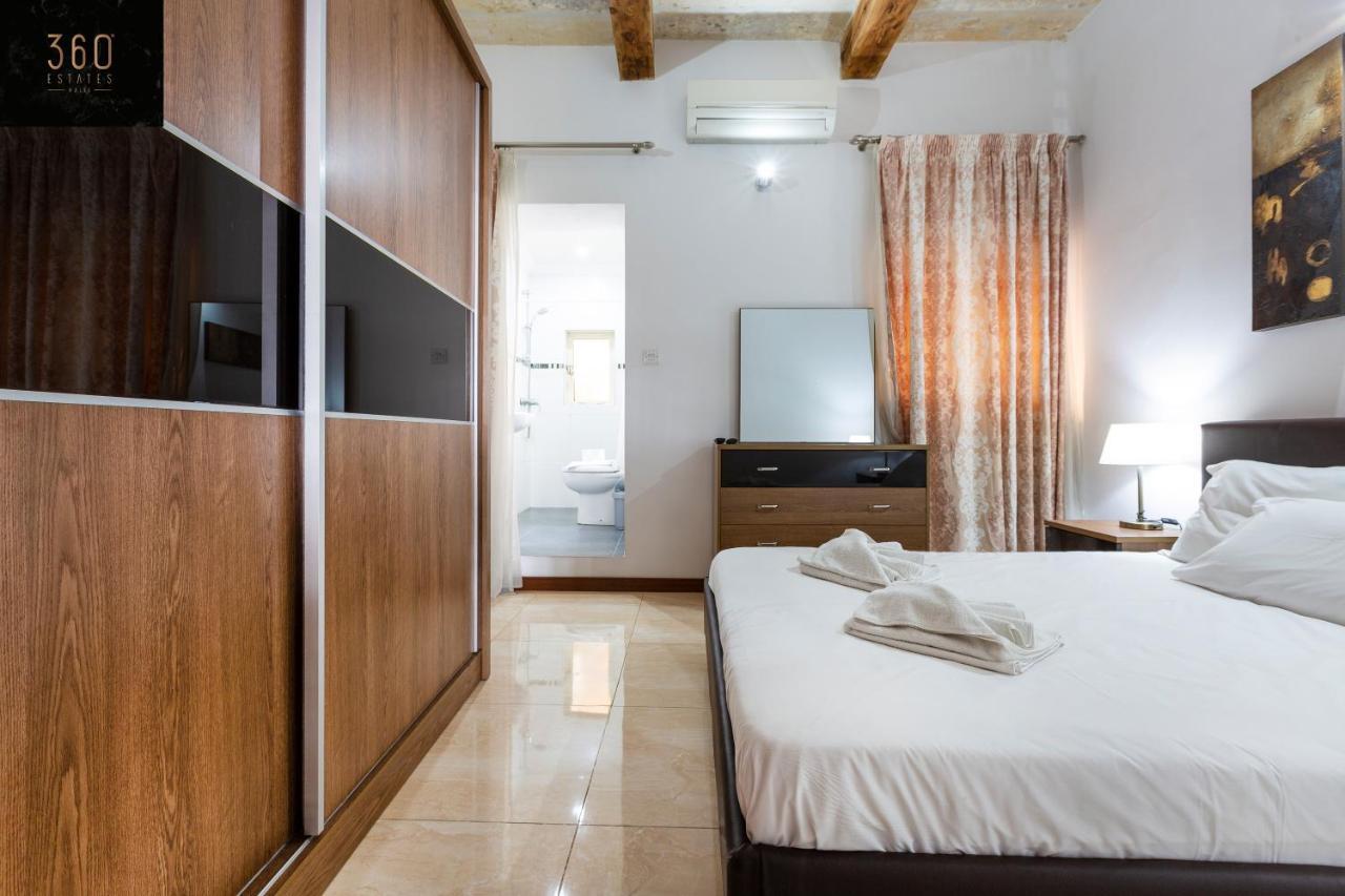 Seafront - Top Location, Top Floor With Wifi & Ac By 360 Estates Valletta Kültér fotó