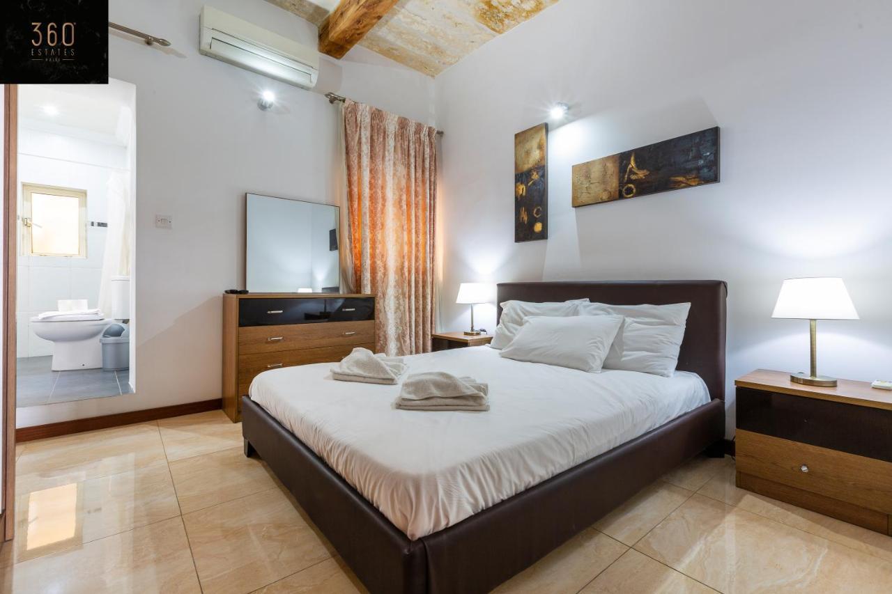 Seafront - Top Location, Top Floor With Wifi & Ac By 360 Estates Valletta Kültér fotó
