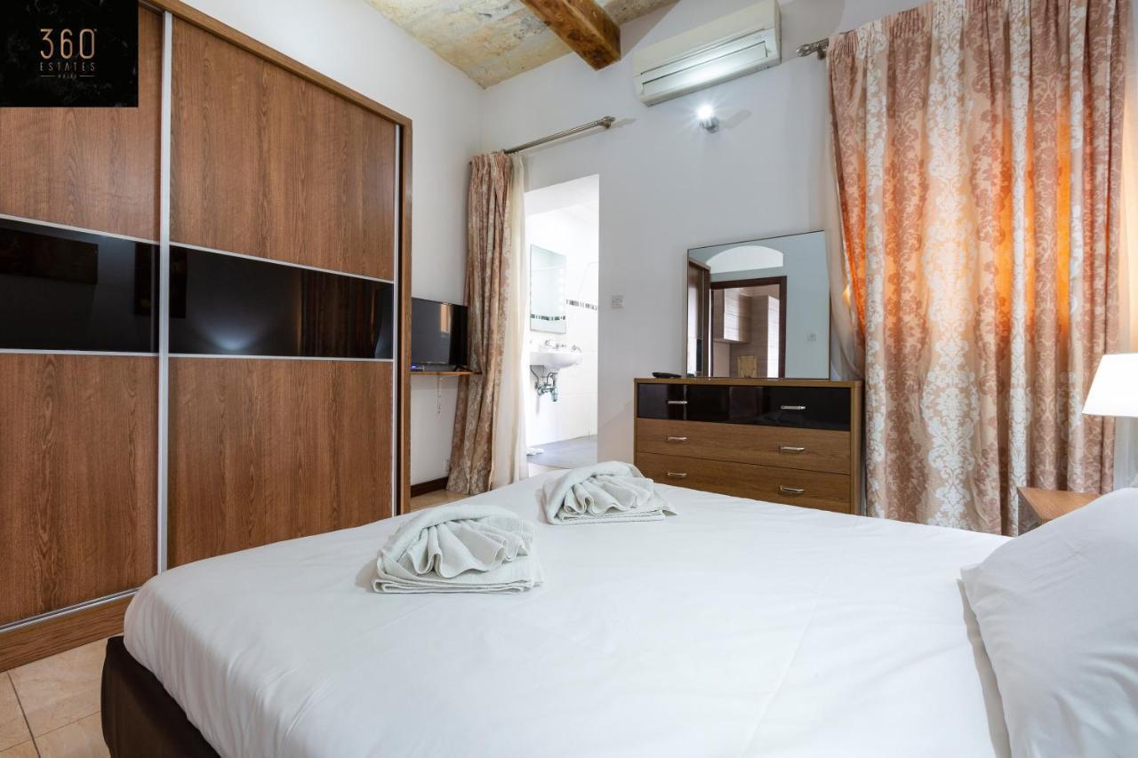 Seafront - Top Location, Top Floor With Wifi & Ac By 360 Estates Valletta Kültér fotó