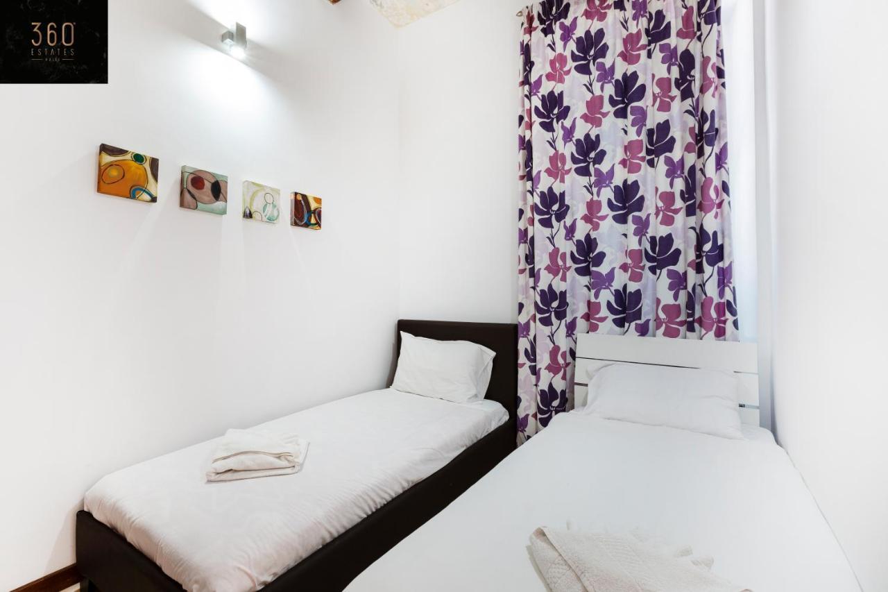 Seafront - Top Location, Top Floor With Wifi & Ac By 360 Estates Valletta Kültér fotó