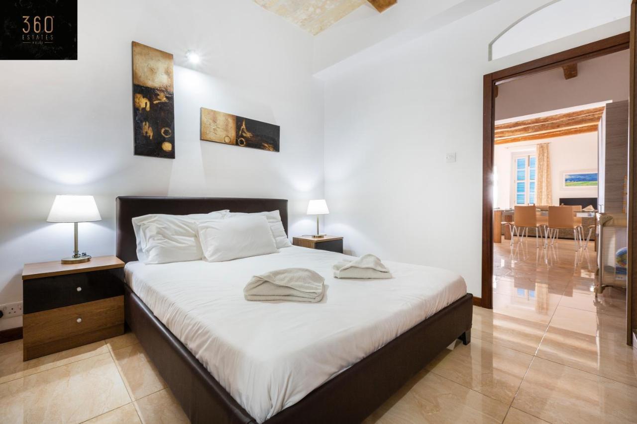 Seafront - Top Location, Top Floor With Wifi & Ac By 360 Estates Valletta Kültér fotó